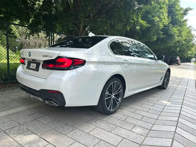BMW 5 Series — Фото автомобиля 3