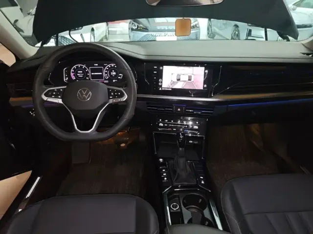 Volkswagen Passat — Фото автомобиля 9