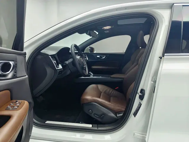 Volvo S60 — Фото автомобиля 8