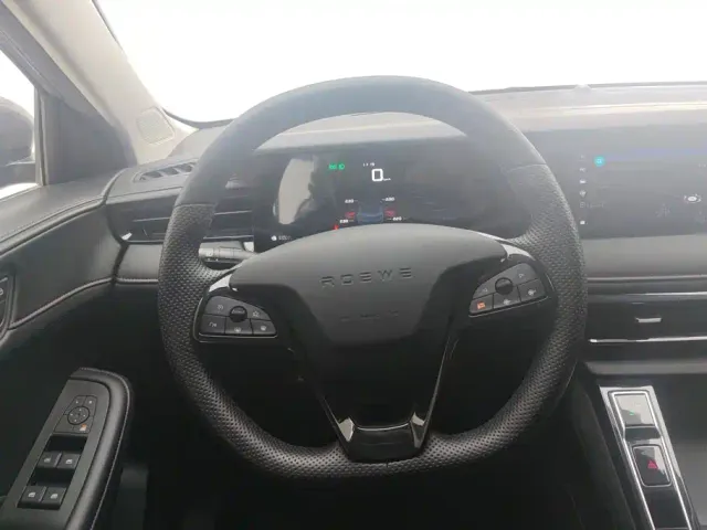 Roewe i5 — Фото автомобиля 15
