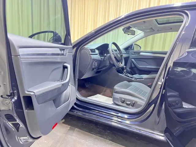 Skoda Superb — Фото автомобиля 9