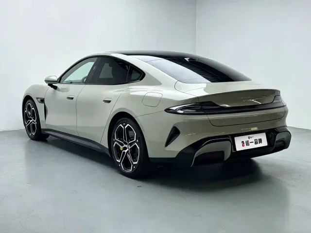 Xiaomi Auto Xiaomi SU7 2024 RWD Long Range Intelligent Driving Edition — Фото автомобиля 5