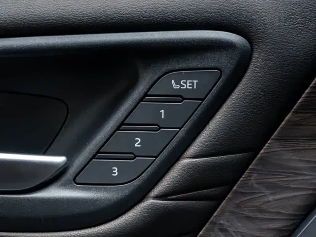 Toyota Vellfire — Фото автомобиля 23
