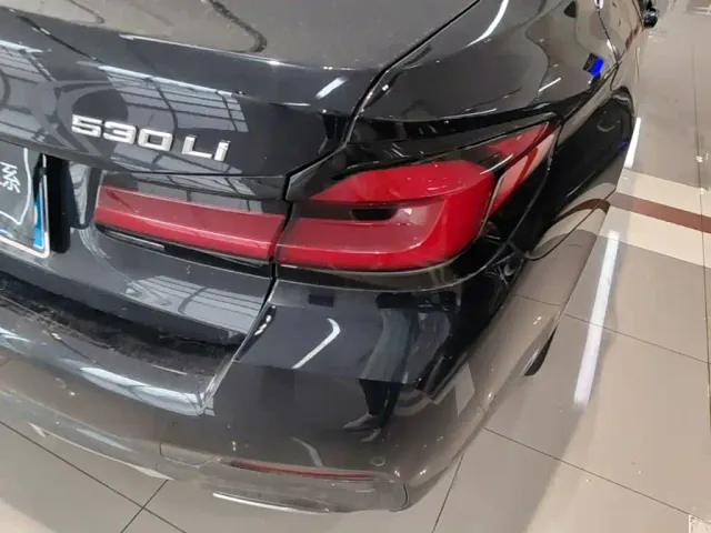 BMW 5 Series — Фото автомобиля 7
