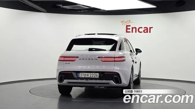 Genesis GV70 2.5T Бензин 2WD — Фото автомобиля 4