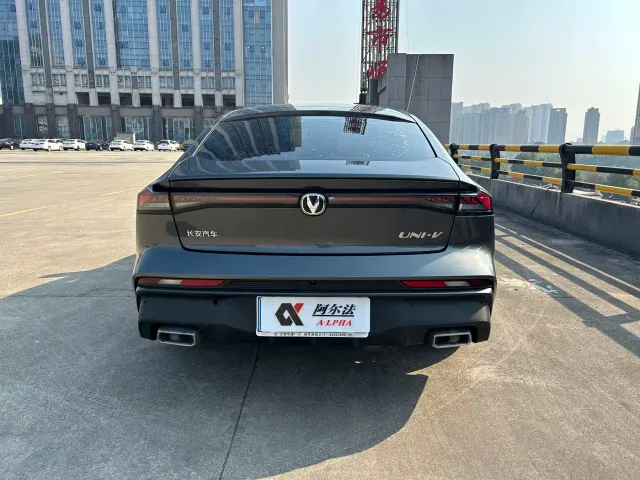 Changan UNI-V — Фото автомобиля 5