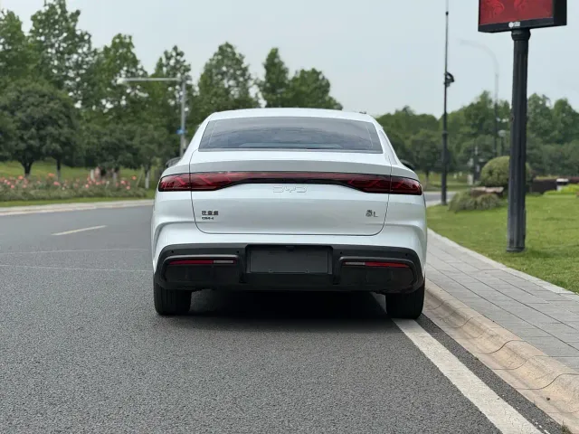BYD Qin L — Фото автомобиля 6