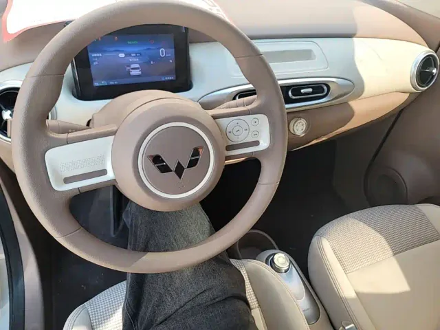 Wuling Hongguang Mini EV — Фото автомобиля 9