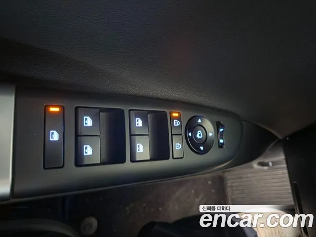 Hyundai Grandeur Grandeur (GN7) 2.5 Бензин 2WD — Фото автомобиля 14
