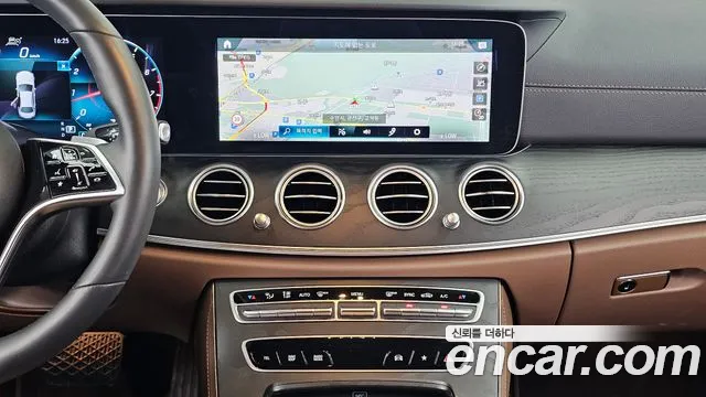 Mercedes-Benz E-Class — Фото автомобиля 17