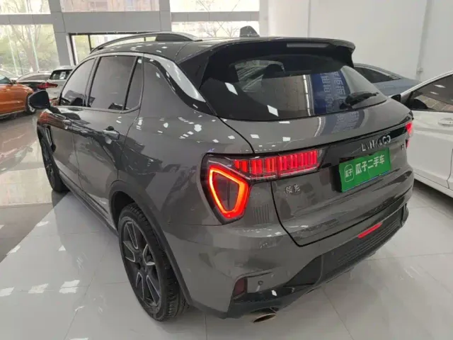 Lynk & Co Lynk & Co 01 2021 2.0TD 2WD Pro — Фото автомобиля 4
