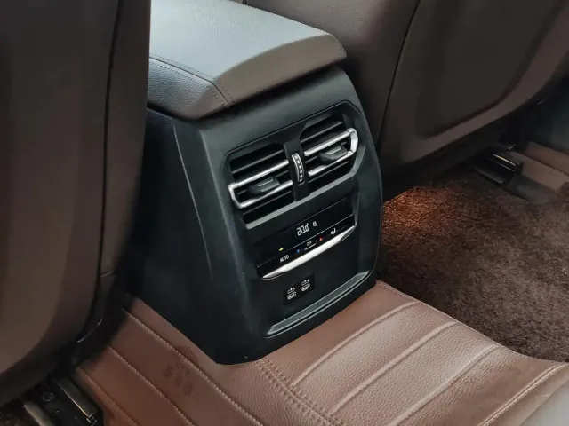 BMW i3 — Фото автомобиля 13