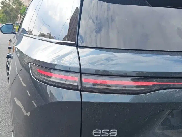 Nio ES8 — Фото автомобиля 6