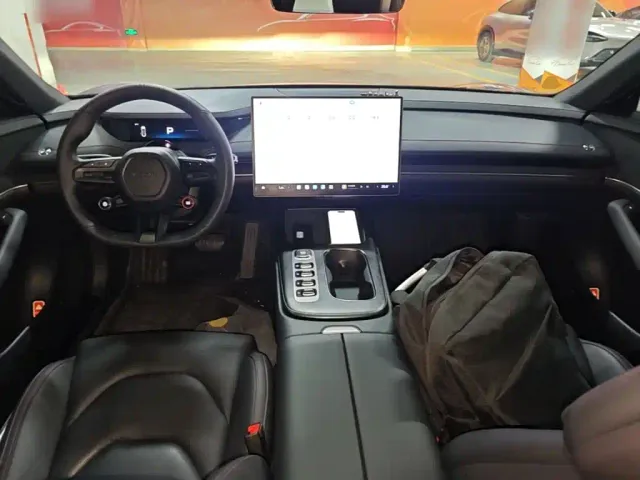 Xiaomi SU7 — Фото автомобиля 9