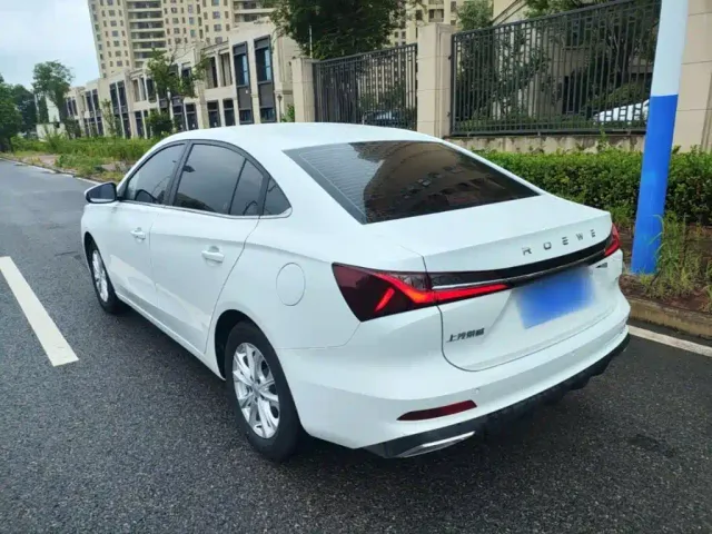 Roewe i5 — Фото автомобиля 4