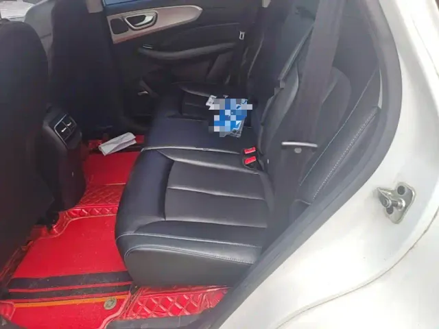 Roewe RX5 — Фото автомобиля 16