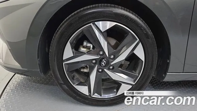Hyundai AVANTE Avante (CN7) — Фото автомобиля 5