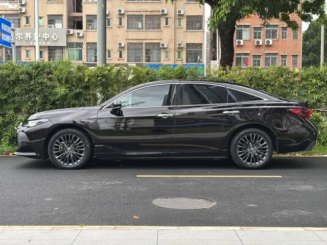 Toyota Avalon — Фото автомобиля 21