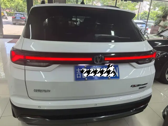 Changan CS35 Plus — Фото автомобиля 4