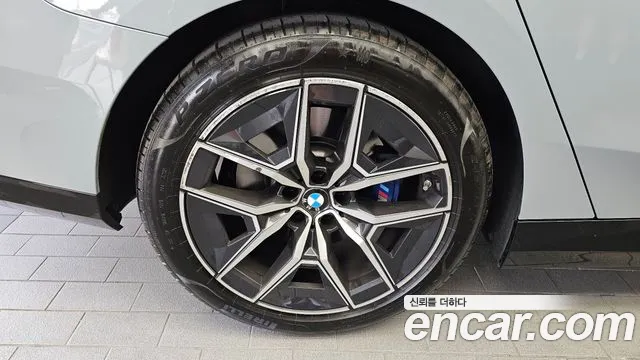BMW 5 Series G60 — Фото автомобиля 5