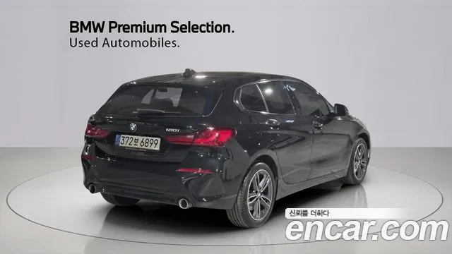 BMW 1 Series F40 — Фото автомобиля 2