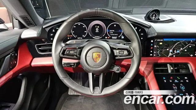 Porsche Taycan — Фото автомобиля 15