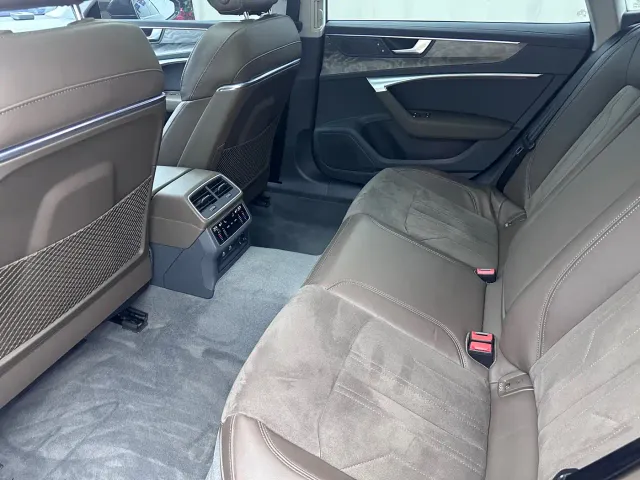 Audi A7L — Фото автомобиля 13