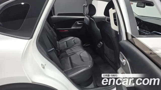 Kia Niro — Фото автомобиля 17
