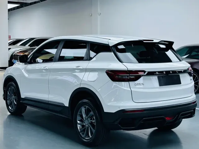 Geely Binyue — Фото автомобиля 13