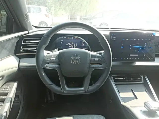 BYD Qin L — Фото автомобиля 10