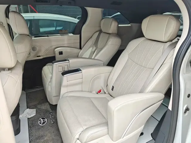 Toyota Granvia 2024 2.5L Hybrid Supreme ULTRA — Фото автомобиля 7
