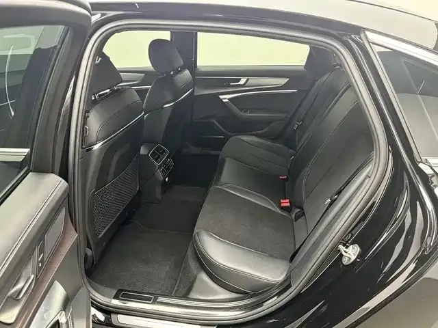 Audi Audi A6L 2022 55 TFSI quattro Premium Dynamic — Фото автомобиля 10