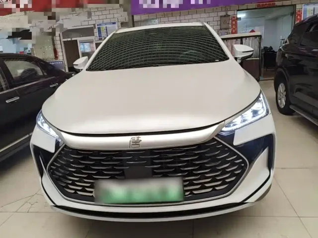 BYD Tang — Фото автомобиля 2