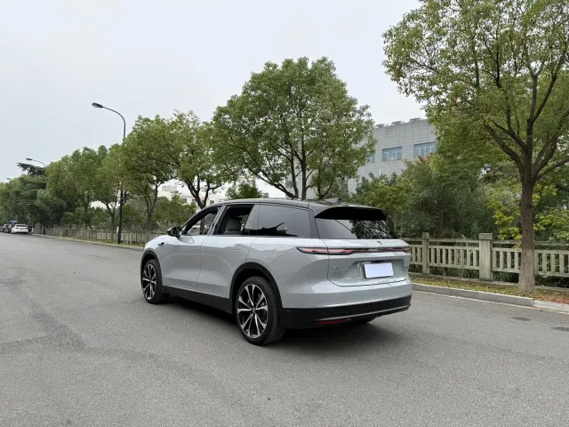 Nio ES8 — Фото автомобиля 7