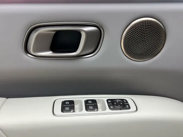 Li Auto i6 — Фото автомобиля 16