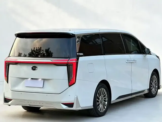GAC Trumpchi M8 — Фото автомобиля 9