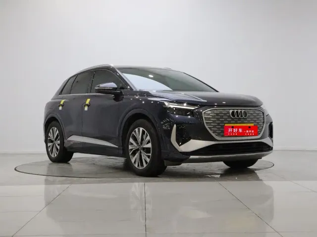 Audi Q4 e-tron — Фото автомобиля 3