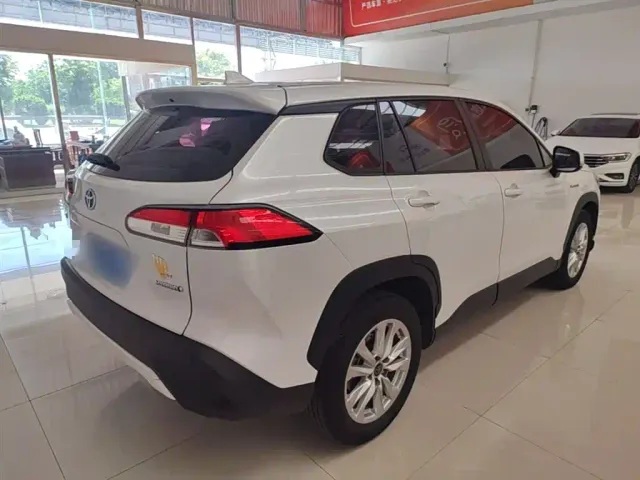 Toyota Corolla Cross — Фото автомобиля 6
