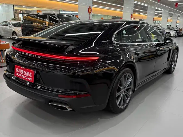 Porsche Panamera — Фото автомобиля 6