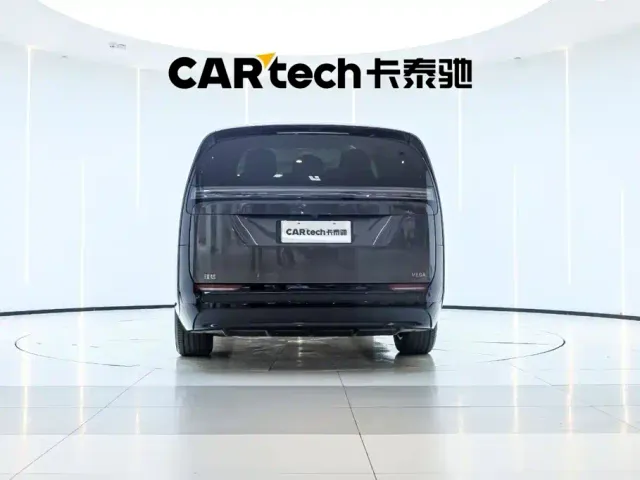 Li Auto MEGA — Фото автомобиля 3