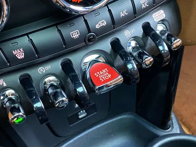 MINI MINI 2023 Facelift 2.0T COOPER S Artist 5-Door — Фото автомобиля 20