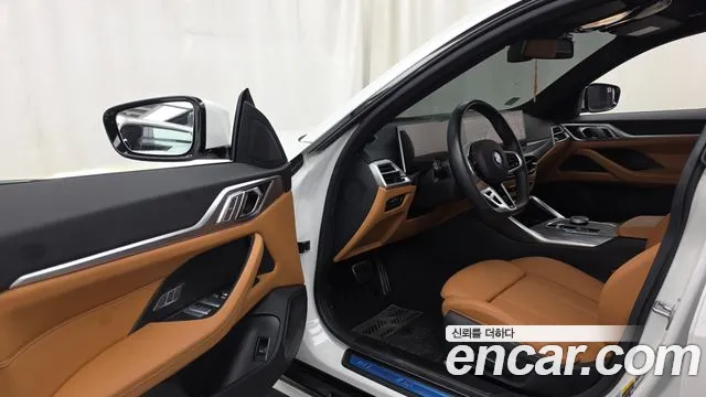 BMW i4 — Фото автомобиля 10