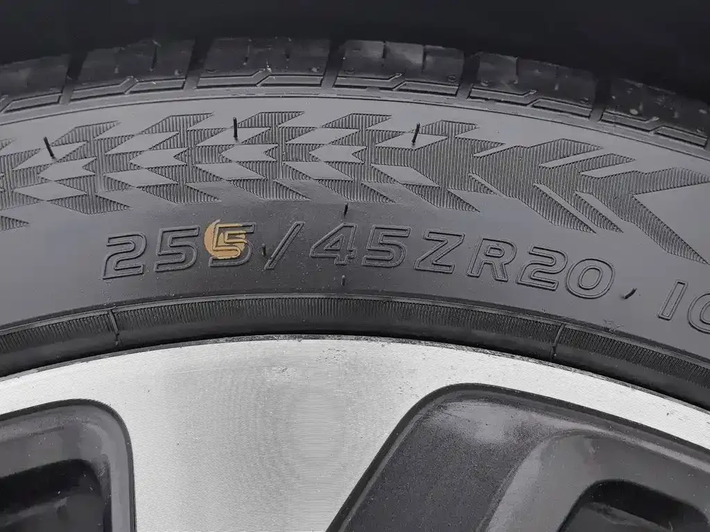 AITO Wenjie AITO M5 2022 Extended Range AWD Ultimate Edition — Фото автомобиля 24