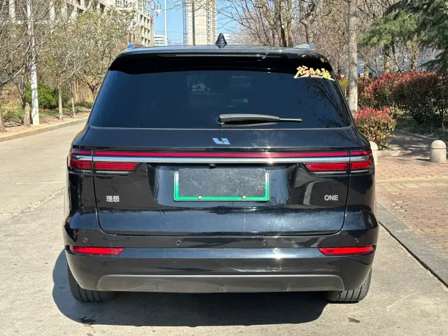 Li Auto ONE — Фото автомобиля 9