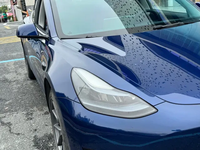 Tesla Model 3 — Фото автомобиля 13