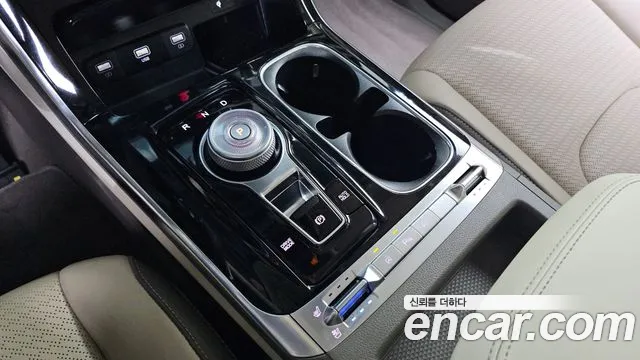 Kia Carnival Generation 4 — Фото автомобиля 12