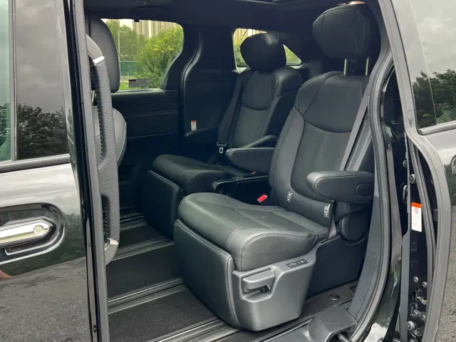 Toyota Granvia — Фото автомобиля 12