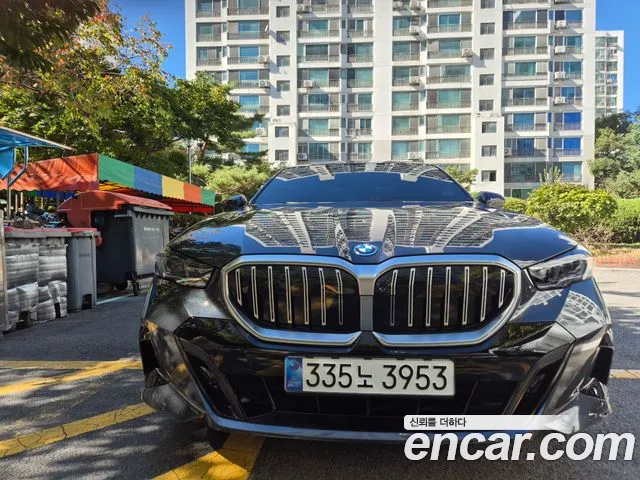 BMW 5 Series — Фото автомобиля 3