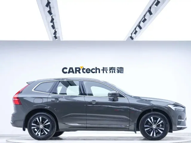 Volvo XC60 — Фото автомобиля 2