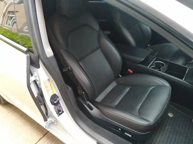 Tesla Model 3 — Фото автомобиля 24